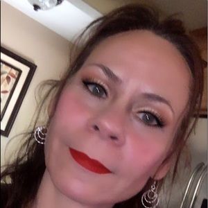 Meet your Posher, Janet